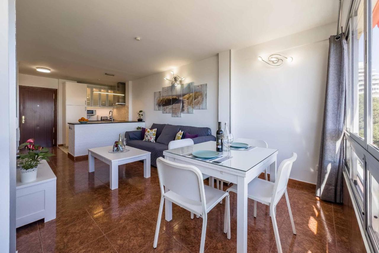 Apartamento Acogedor, Terraza, Piscina Y Mar Benalmadena Luaran gambar