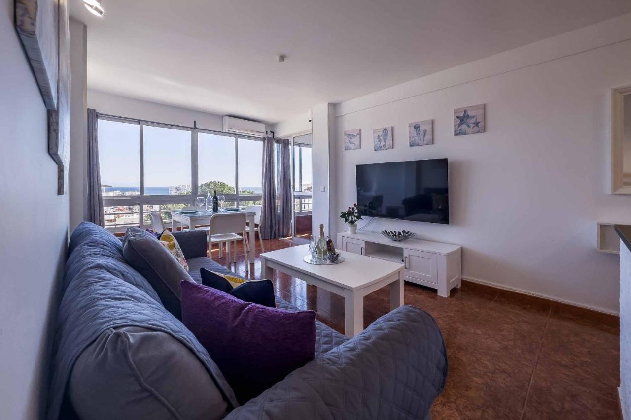 Apartamento Acogedor, Terraza, Piscina Y Mar Benalmadena Luaran gambar