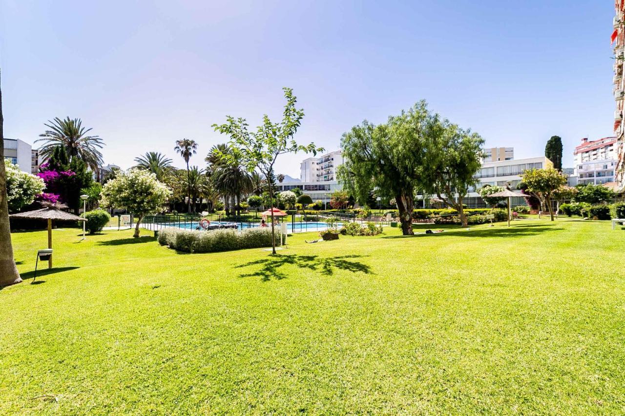 Apartamento Acogedor, Terraza, Piscina Y Mar Benalmadena Luaran gambar