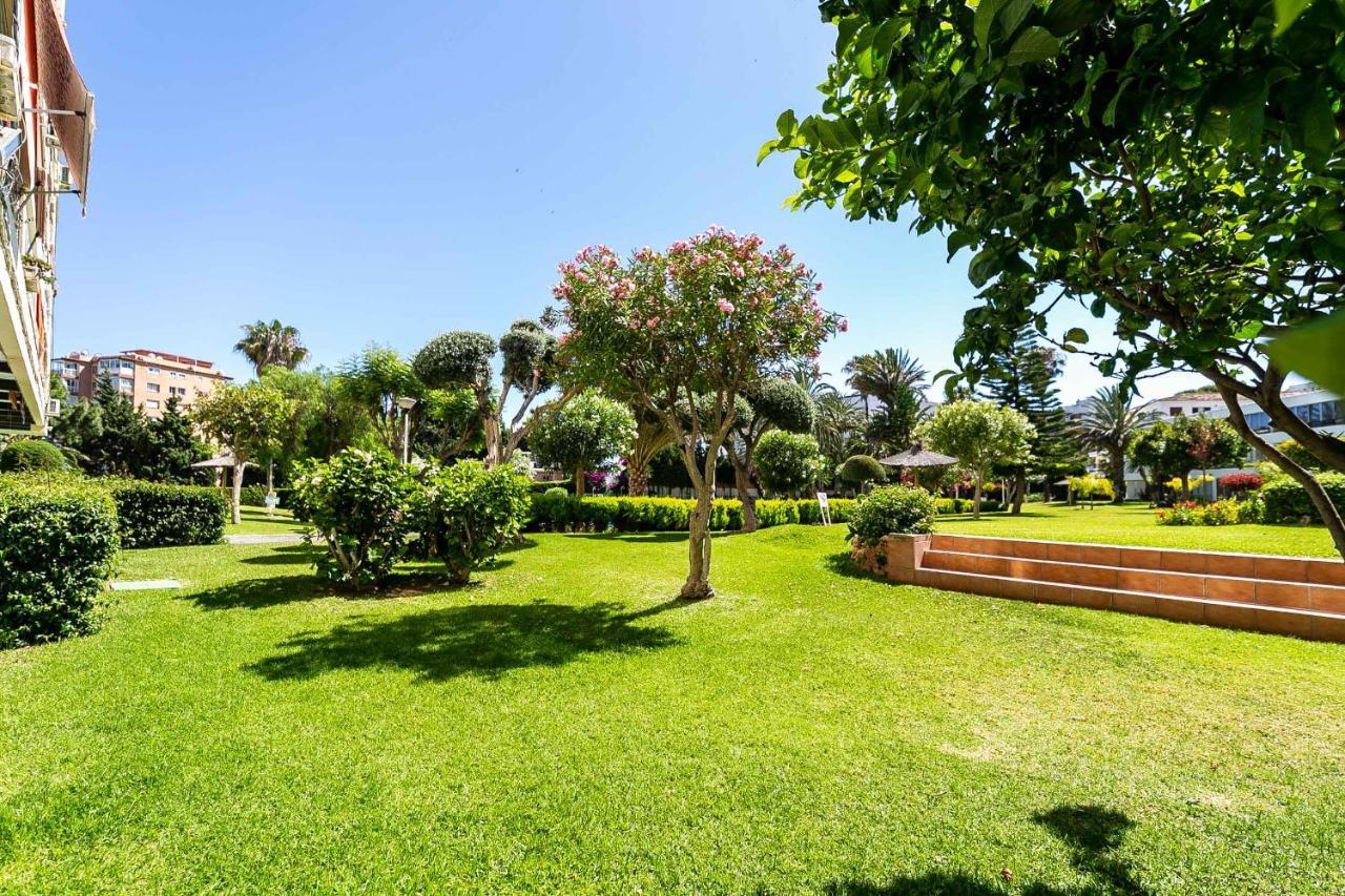 Apartamento Acogedor, Terraza, Piscina Y Mar Benalmadena Luaran gambar