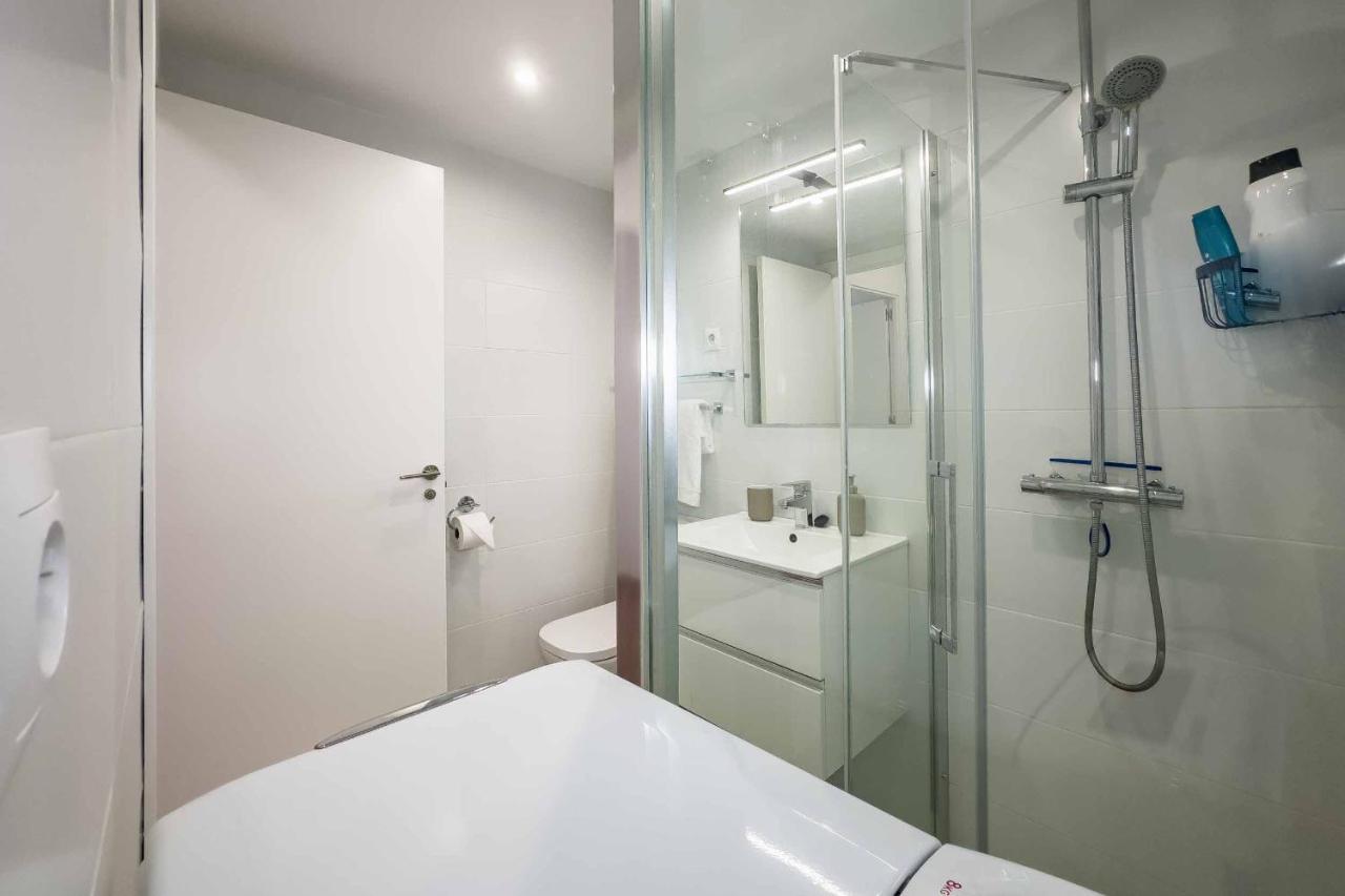 Apartamento Acogedor, Terraza, Piscina Y Mar Benalmadena Luaran gambar