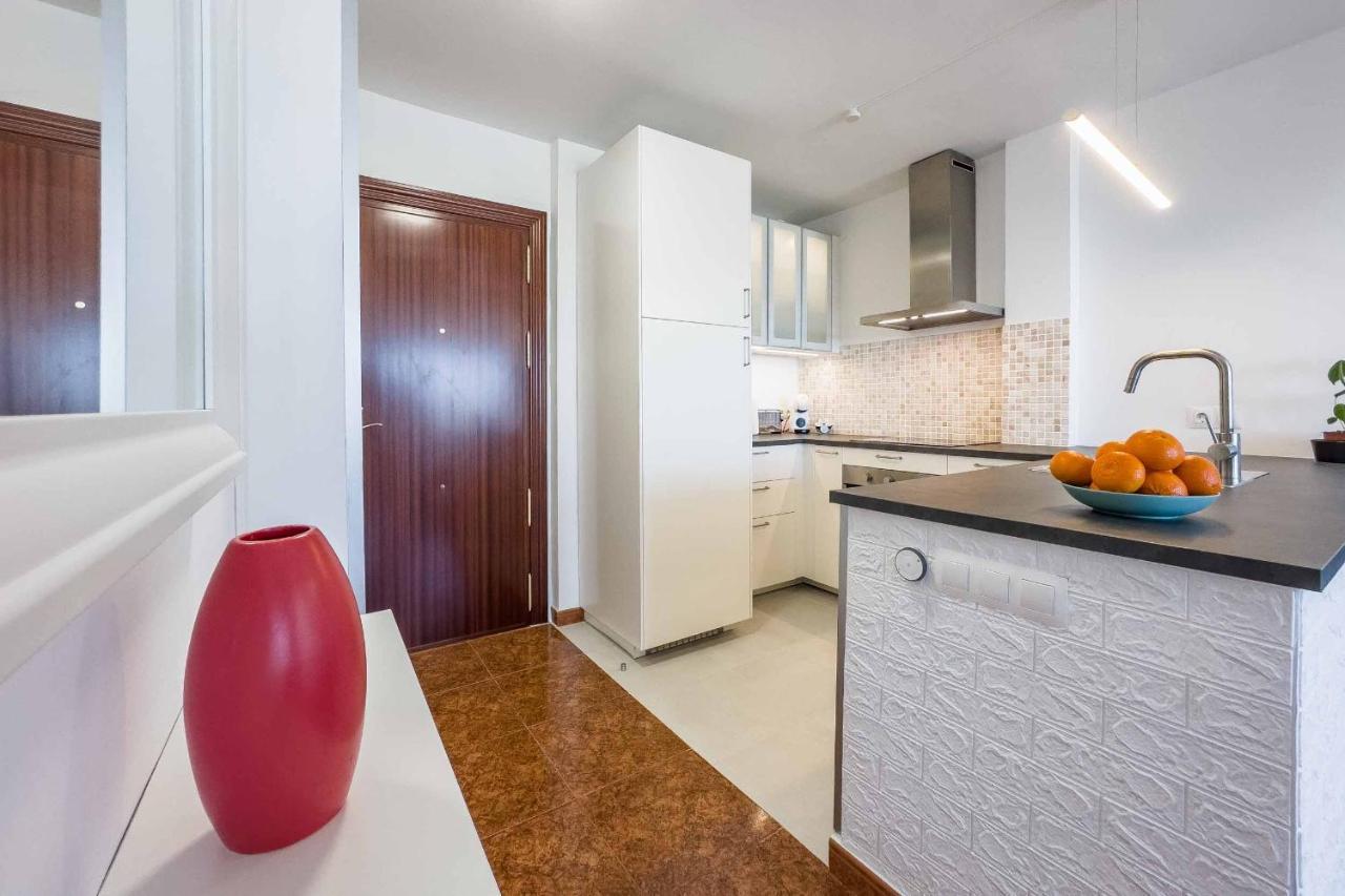 Apartamento Acogedor, Terraza, Piscina Y Mar Benalmadena Luaran gambar