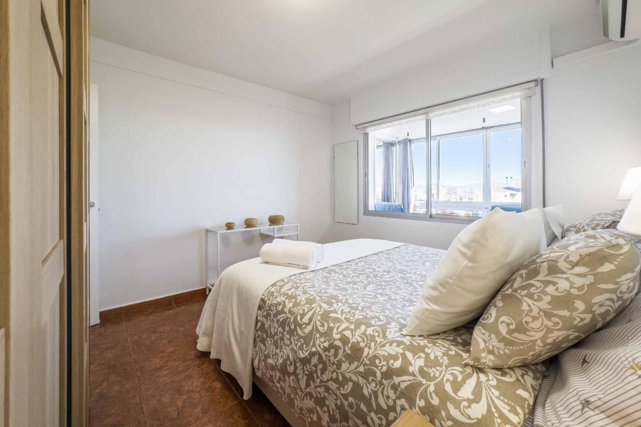 Apartamento Acogedor, Terraza, Piscina Y Mar Benalmadena Luaran gambar