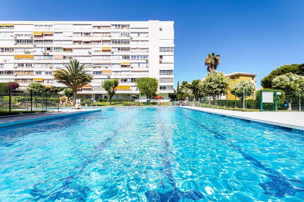 Apartamento Acogedor, Terraza, Piscina Y Mar Benalmadena Luaran gambar