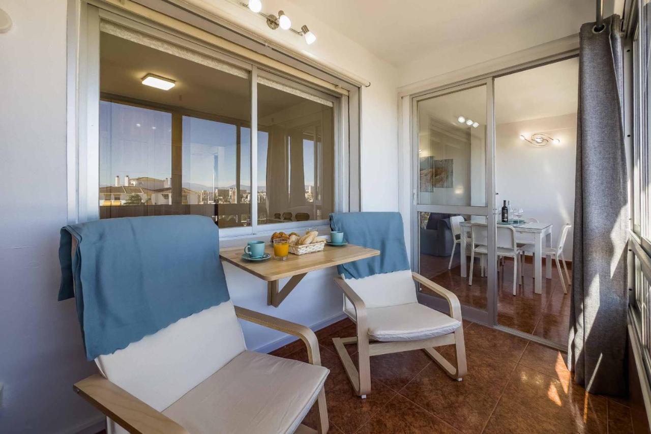 Apartamento Acogedor, Terraza, Piscina Y Mar Benalmadena Luaran gambar