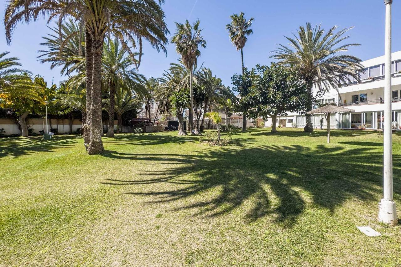 Apartamento Acogedor, Terraza, Piscina Y Mar Benalmadena Luaran gambar